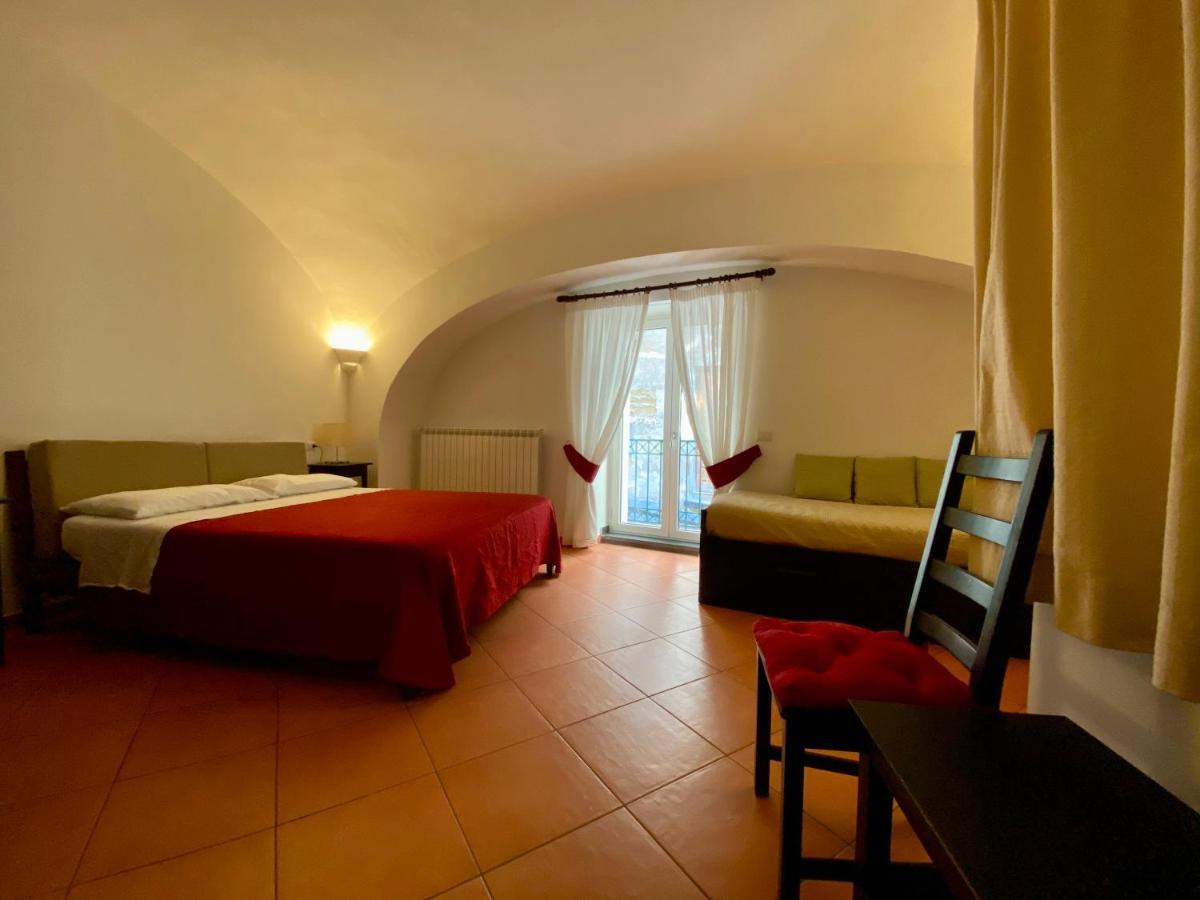 Borgo Belvedere Bed and Breakfast Napels Buitenkant foto